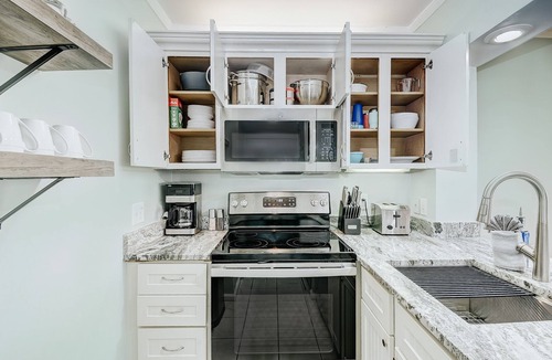 Windy Hill Condo | Romantic Getaway II w/WiFi in Oceanfront Gated Resort - 1 Bedroom Lodge