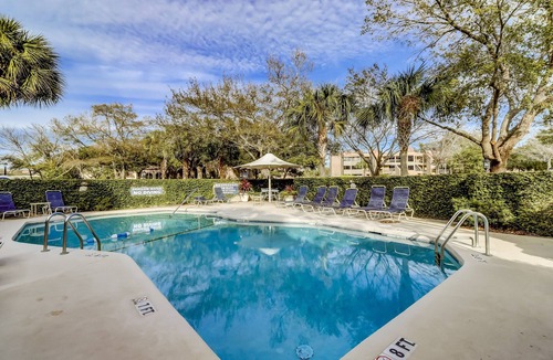 Shelter Cove Condo | Romantic Marina View Condo w/Free WiFi, Balconies, Washer/Dryer, & Shared Pool