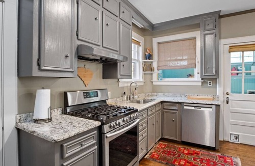 Shandon House | Rosewood Charm 3/2 Downtown