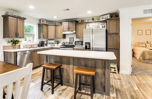 Russellville House | Screened Porch: Family-Friendly St Stephen Retreat