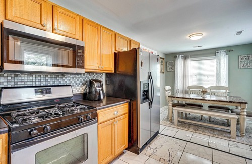 Charleston House | Screened Porch + Grill: Spacious Charleston Home!