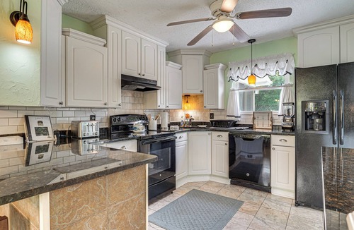 Aiken House | Screened Porch, Private Pool! Family Home in Aiken