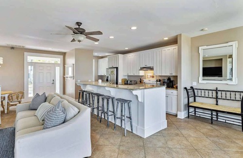 Melrose on the Beach House | Sea Horse Cottage-2BDR OF Stand-Alone w/Golf Cart