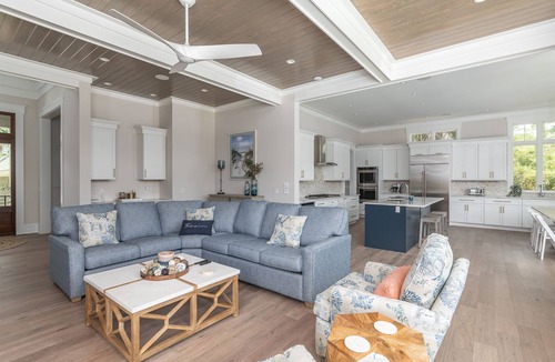 Sea Pines House | Sea Pines - 6 BR - Sleeps 16 - Pool & Hot Tub - 8 Min Walk to Beach - Marsh View