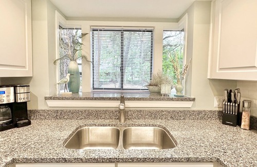Sea Pines Villa | SEA PINES: Coastal Chic at Inland Harbour-2 bd/2 bt villa CLOSE TO HARBOUR TOWN