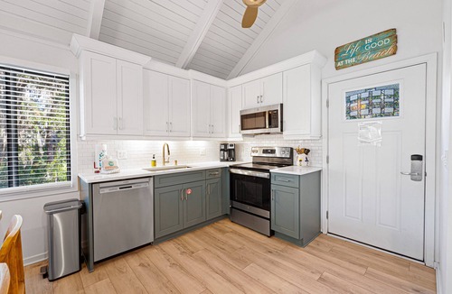 Night Heron House | Sea Pines Cottage Sleeps 10 Close to Trails & Beach Bike Everywhere