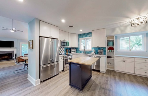 Lawton Woods House | Sea Pines Home with firepit, deck and close to Lawton Stables
