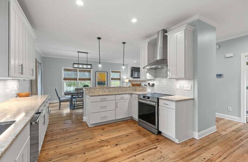 Seabrook Island House | Seabrook Village! Amenity access available for purchase! Pet Friendly!