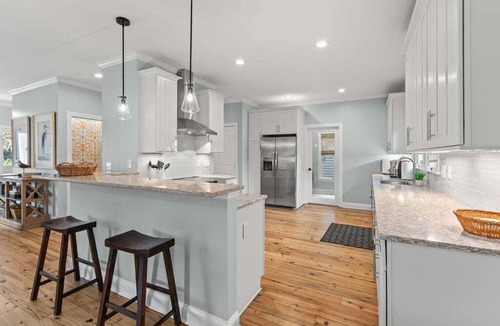 Seabrook Island House | Seabrook Village! Amenity access available for purchase! Pet Friendly!
