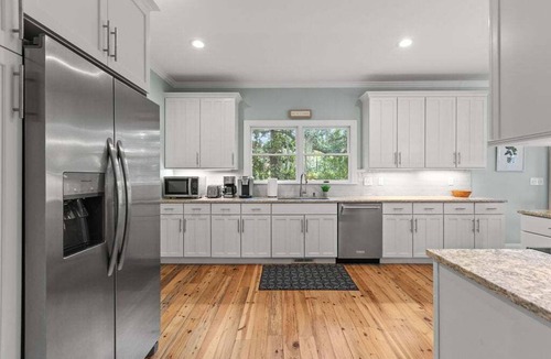 Seabrook Island House | Seabrook Village! Amenity access available for purchase! Pet Friendly!