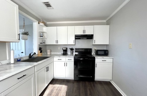 Beaufort Cottage | Seaside Cottage | Waterfront Property! Sleeps 4!