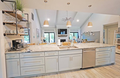 Sea Pines House | Shady Pines - Pet Friendly Sea Pines Home w/Private Pool!