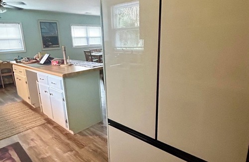 Ocean Ridge House | SHELL SHOCKED “GOLF CART AVAIL. inquire" FIRE PIT - DOG FRIENDLY - BEACH GETAWAY