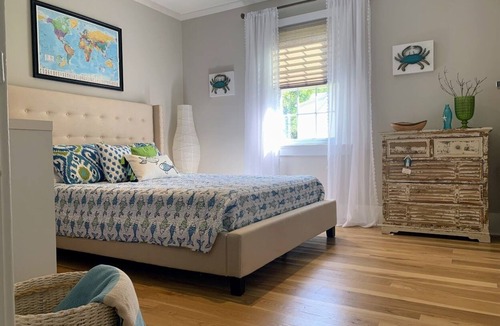 Old Village House | Shem Creek Bungalow with POOL!!!