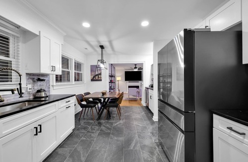 North Charleston House | Sherwood Chic - Stylish Modern Home + Park Circle