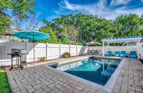 Surfside Beach House | Shore Nuff: Surfside Beach. 1 blk to Beach, Private Pool, Golf Cart