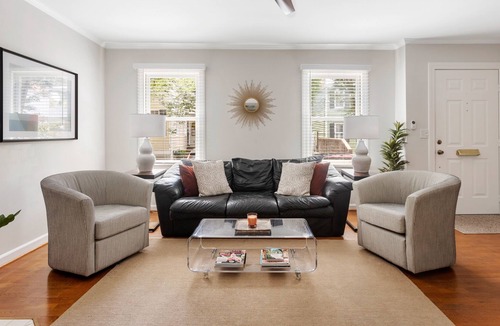 South of Broad Apartment | Short & Sweet- CHS Townhouse