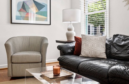 South of Broad Apartment | Short & Sweet- CHS Townhouse