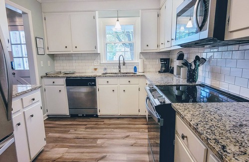 Mount Pleasant House | Simply Sunny Fun! 4BR Close to DT Chas & Beaches! Great backyard firepit & games