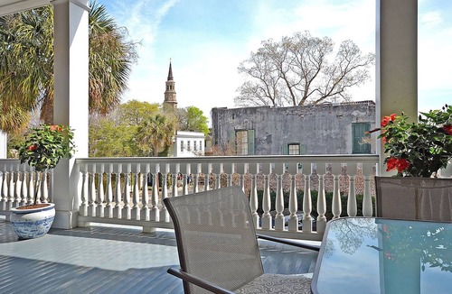 Charleston Historic District Condo | Sleeps 10-12- Downtown Charleston- AUG & SEPT DISCOUNTED