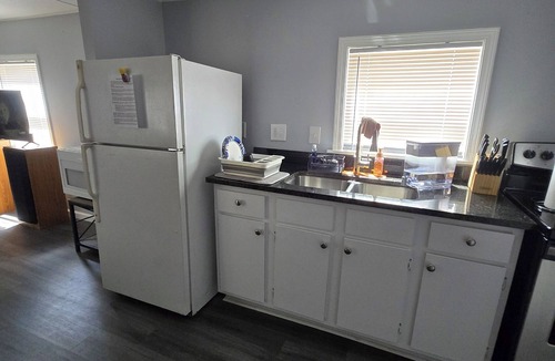 Eutawville House | Smoke-Free, No pets allowed. Great space for relaxing, family, fishing, hunting