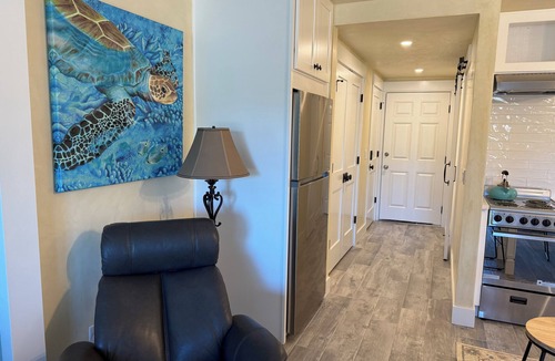South Beach Villa | South beach, marina, beach pickleball courts, salty dog cafe. newly renovated