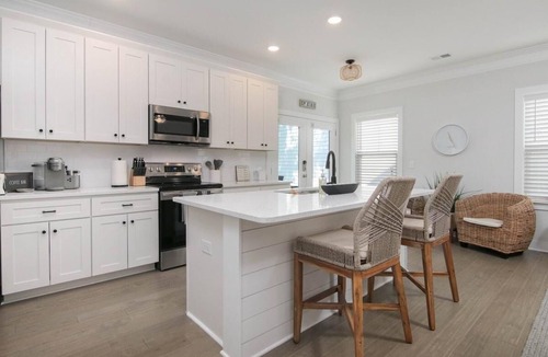 Mount Pleasant House | Southern Charming New Home-Mins to Beach & DT