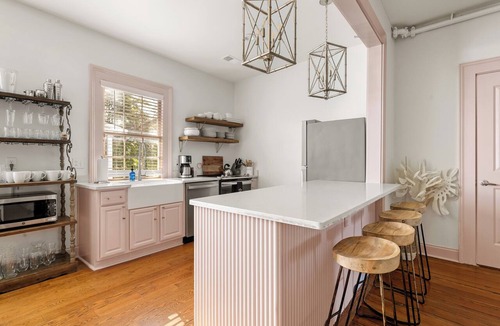Cannonborough Elliotborough House | Southern Ease, Contemporary Flair | The Charleston