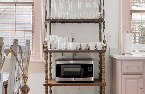 Cannonborough Elliotborough House | Southern Ease, Contemporary Flair | The Charleston