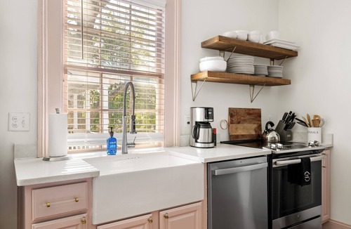 Cannonborough Elliotborough House | Southern Ease, Contemporary Flair | The Charleston