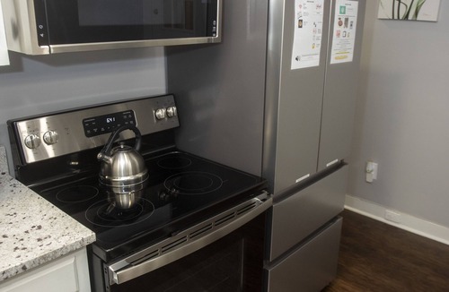 Greensboro House | Spacious 3BR/2BA Home-Fast WiFi, Smart TVs,Free Netflix,Furnished Patio- Pets OK
