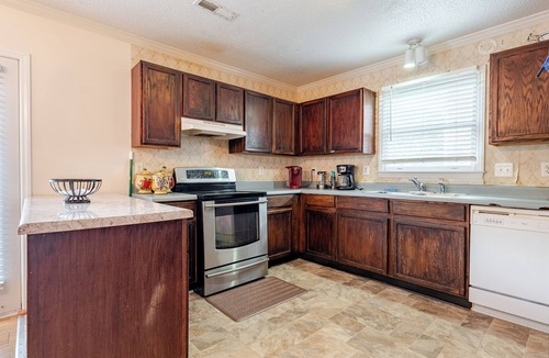 Greensboro House | Spacious 4-bedroom house in enchanting Greensboro near UNCG