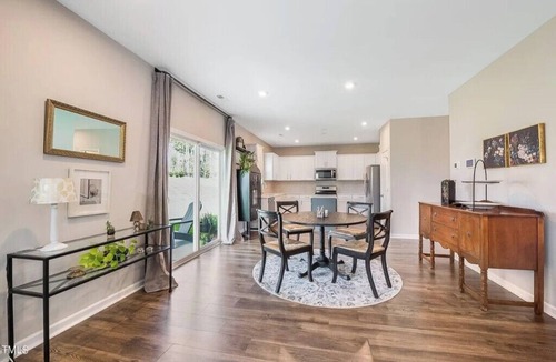 Clayton House | Spacious 4-bedroom house with AC and WiFi in tranquil Clayton