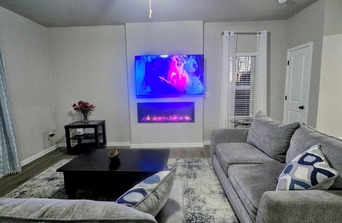Davis Lake - Eastfield House | Spacious 4-bedroom townhome in Charlotte ;Close to shopping and fun places.