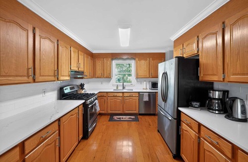 Westport House | Spacious 4 BR Retreat Near Lake Norman With Deck