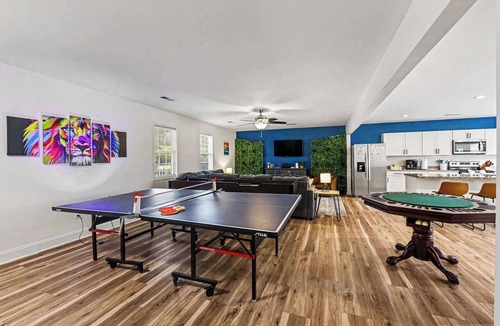 Charleston House | Spacious 4BR Home w/Game Room + Sleeps 10 10 Min to Downtown & Folly Beach