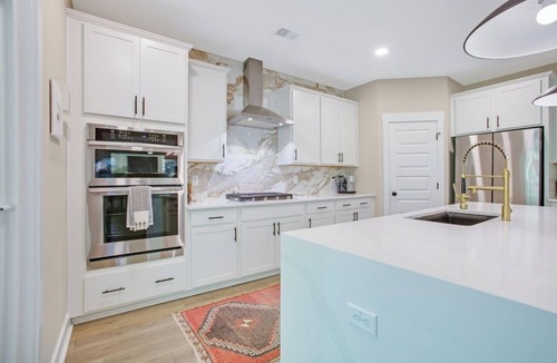 Mount Pleasant House | Spacious 5-bed, Two primary bedrooms, 7 Min from Beach, 15 min from Charleston.