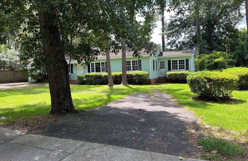 Conway House | Spacious 5-bedroom house with AC and WiFi in charming Conway