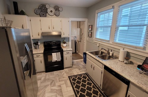Olde Town Augusta House | Spacious 6-BR House/Duplex in charming Augusta with AC