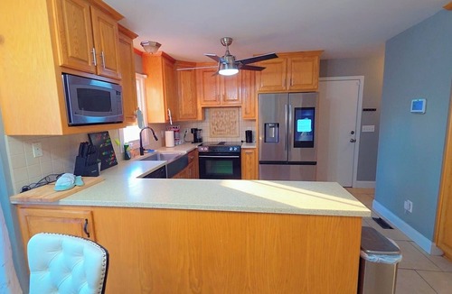 Fayetteville House | Spacious and modern 4-bedroom house with central AC