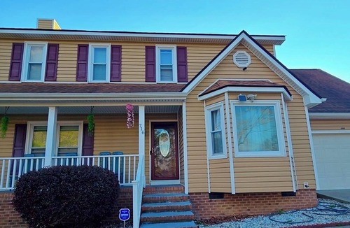 Fayetteville House | Spacious and modern 4-bedroom house with central AC