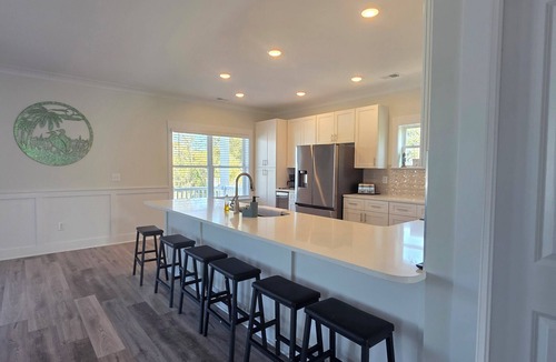 Atlantic Beach House | Spacious Family Retreat 5BR 5.5 Bath, Pool & Game Room in Atlantic Beach