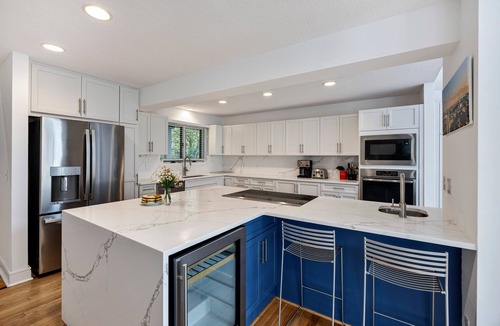 Vanderhorst Plantation House | SPACIOUS Kiawah Home, Pet Friendly and Private Pool!