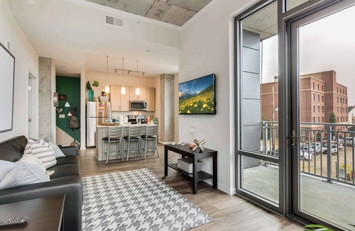 Cannonborough Elliotborough Apartment | Spacious & Modern Stay near King St - Sleeps 6!