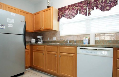 Saint Helena Island Cottage | Spacious Two-Story Golf Cottage w/ Grill & WiFi - Steps from Marina & Boathouse