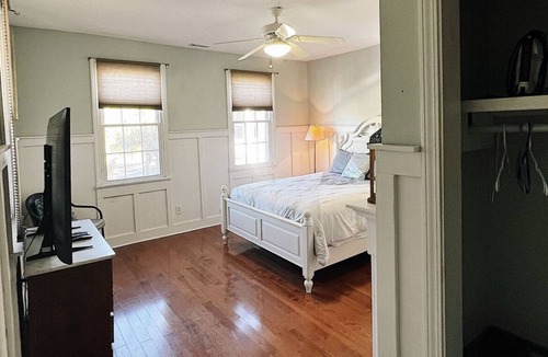 Westside House | Spacious upstairs in a duplex