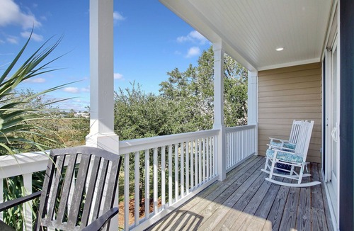 Garden City House | Spacious vacation home, close to beach. Great Location and Amazing views.