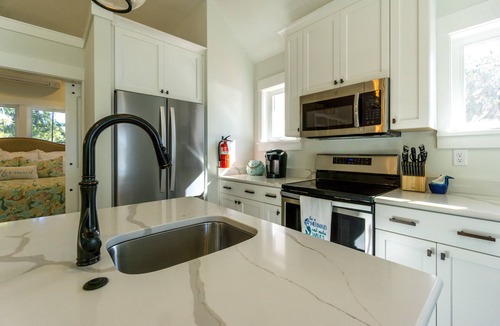 Beaufort Apartment | "Spartina Place" Mermaid Lookout! Carriage House with a View!