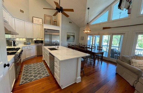 Saint Helena Island House | Spectacular 5-Star on the creek home, 6 cards & 6 seat Golf Cart w/full wk stay