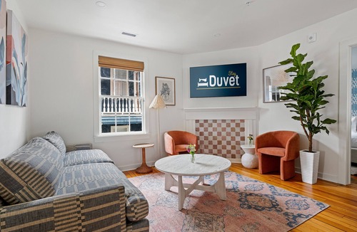 Downtown Charleston Apartment | Starry Night Suite | Close to King Street